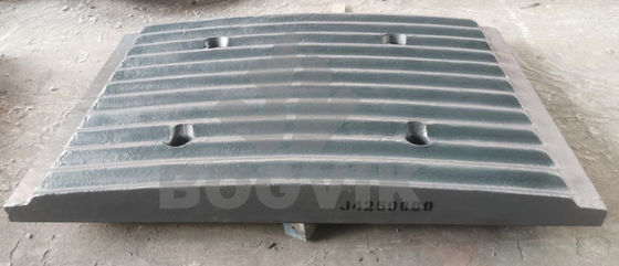C12 Plaque à mâchoires fixes et oscillantes à super dent J4250000 J4260000 pour l'exploitation minière