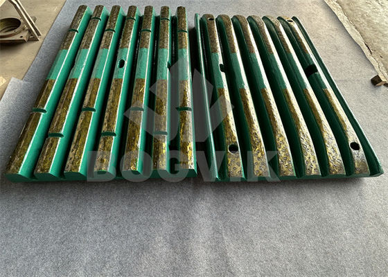 Manganèse avec carbure de titane Insert Crusher Liners Coulée par le sable de recherche, lisse
